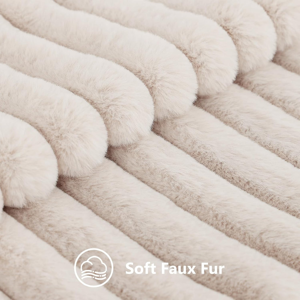 Set of 2 Faux Fur Pillow Covers – 18x18 Plush Decorative Cushions for Sofa, Bed & Living Room 